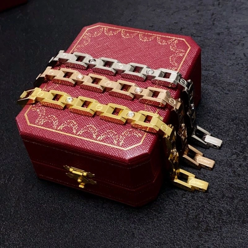 Cartier Bracelets Chic 217818