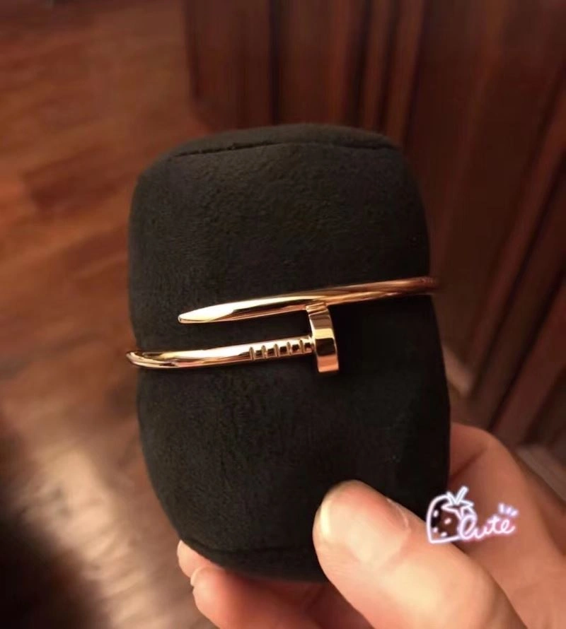 Cartier Bracelets Sleek 217666