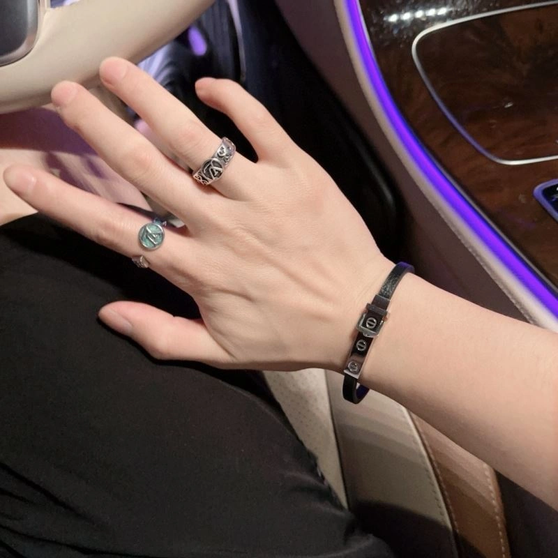 EyeCatching Cartier Bracelets 217651