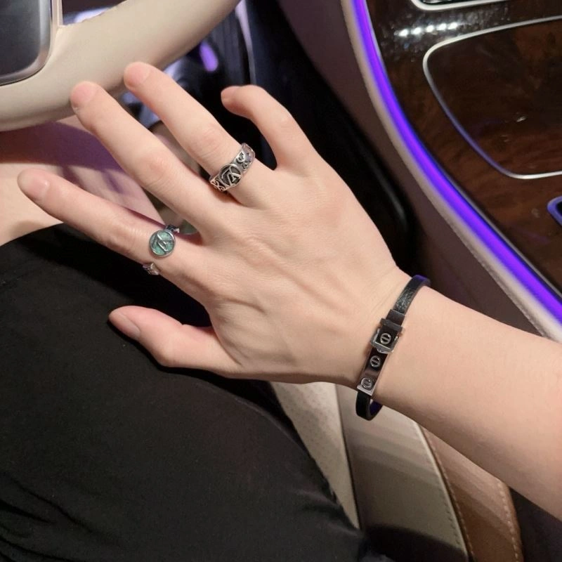 EyeCatching Cartier Bracelets 217651