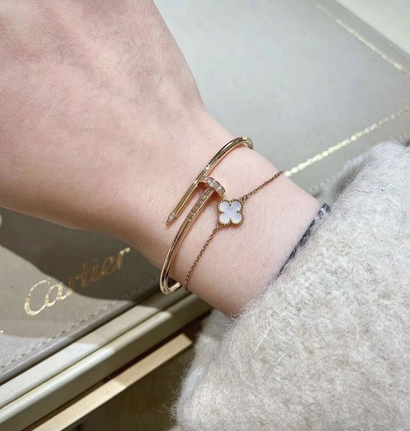 Refined Cartier Bracelets 217647