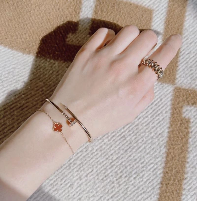 Refined Cartier Bracelets 217647