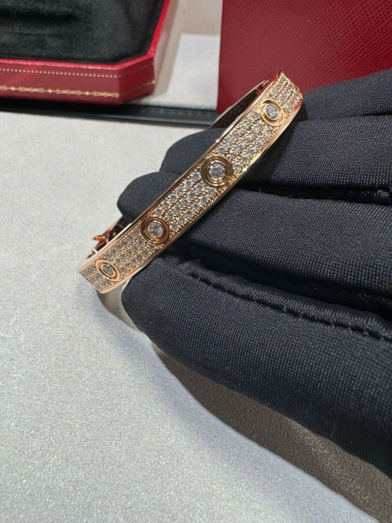 Cartier Bracelets ModernLook 217653
