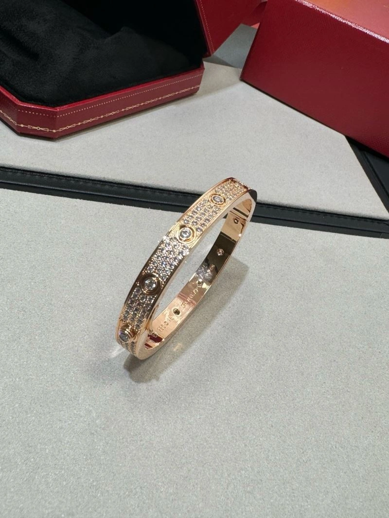 Cartier Bracelets ModernLook 217653