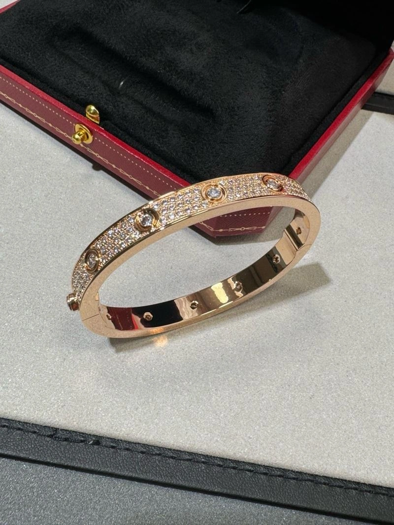 Cartier Bracelets ModernLook 217653