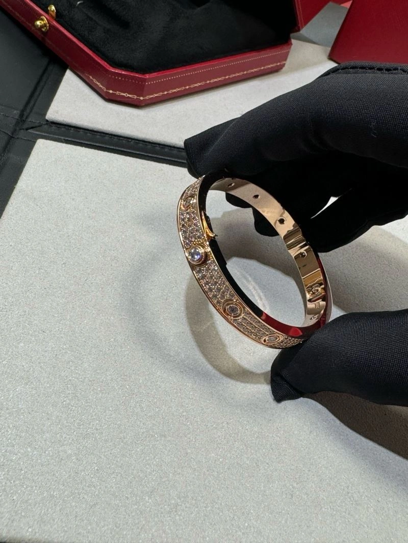 Cartier Bracelets ModernLook 217653