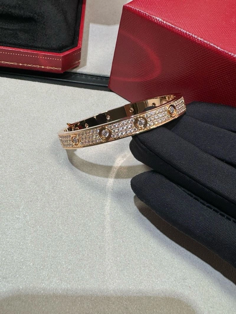 Cartier Bracelets ModernLook 217653