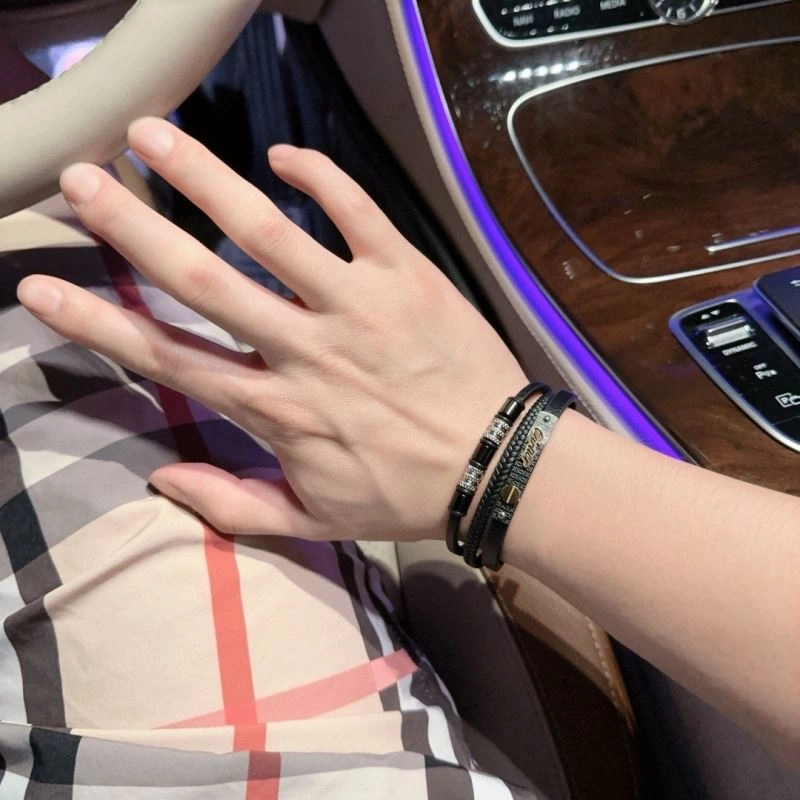 Popular Cartier Bracelets 217655
