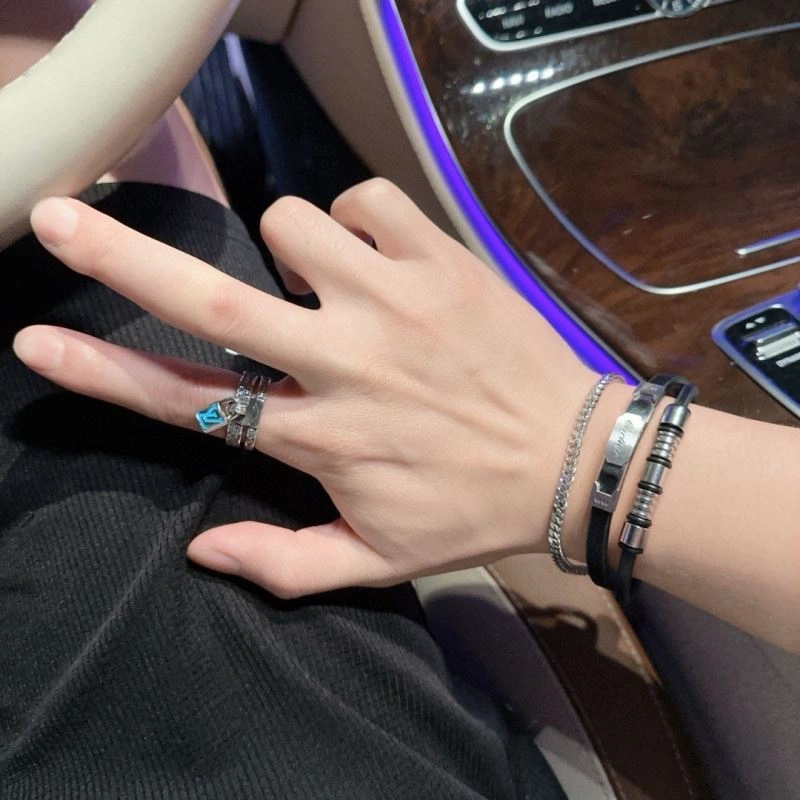 Cartier Bracelets Resilient 217639