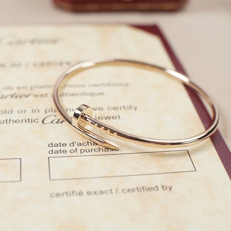 Popular Cartier Bracelets 217621