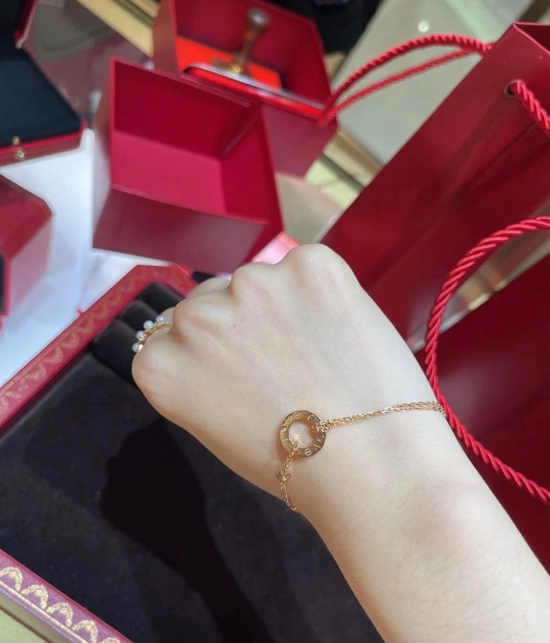 Popular Cartier Bracelets 217679