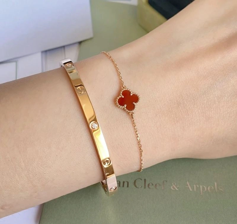 Effortless Cartier Bracelets 217516
