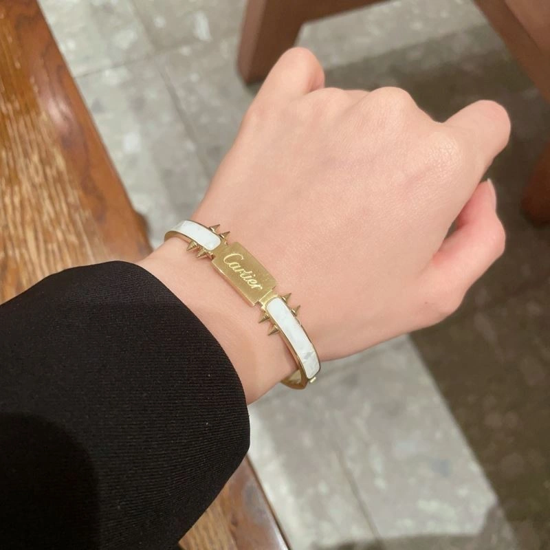 EyeCatching Cartier Bracelets 217510