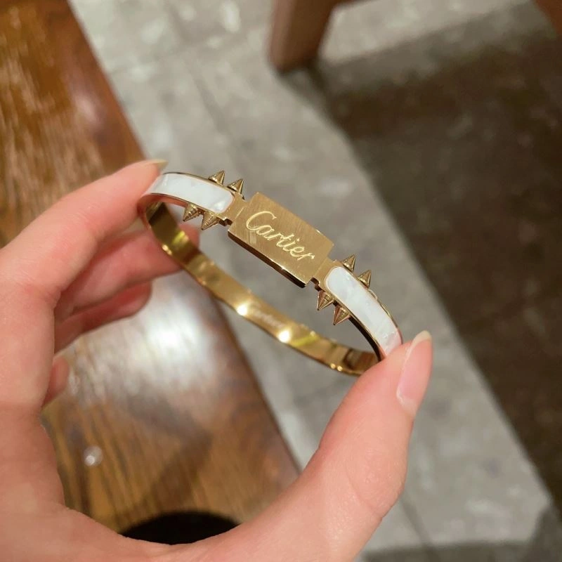 EyeCatching Cartier Bracelets 217510