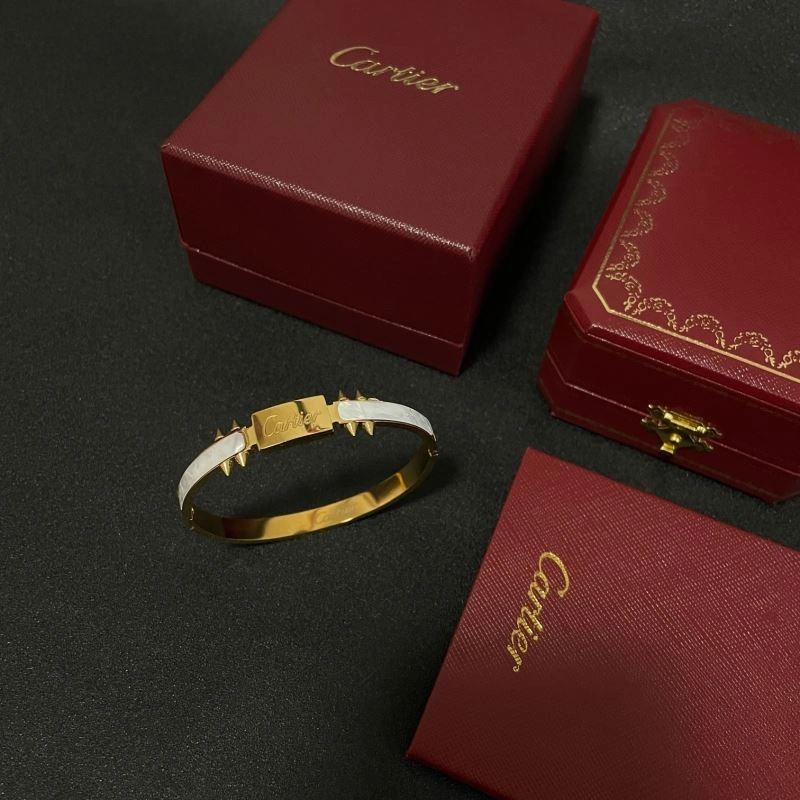 EyeCatching Cartier Bracelets 217510