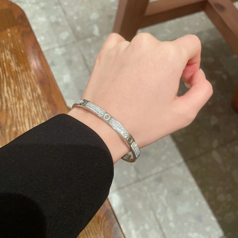 Sleek Cartier Bracelets 217518