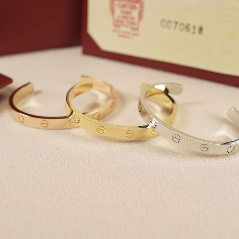 Vibrant Cartier Bracelets 217453