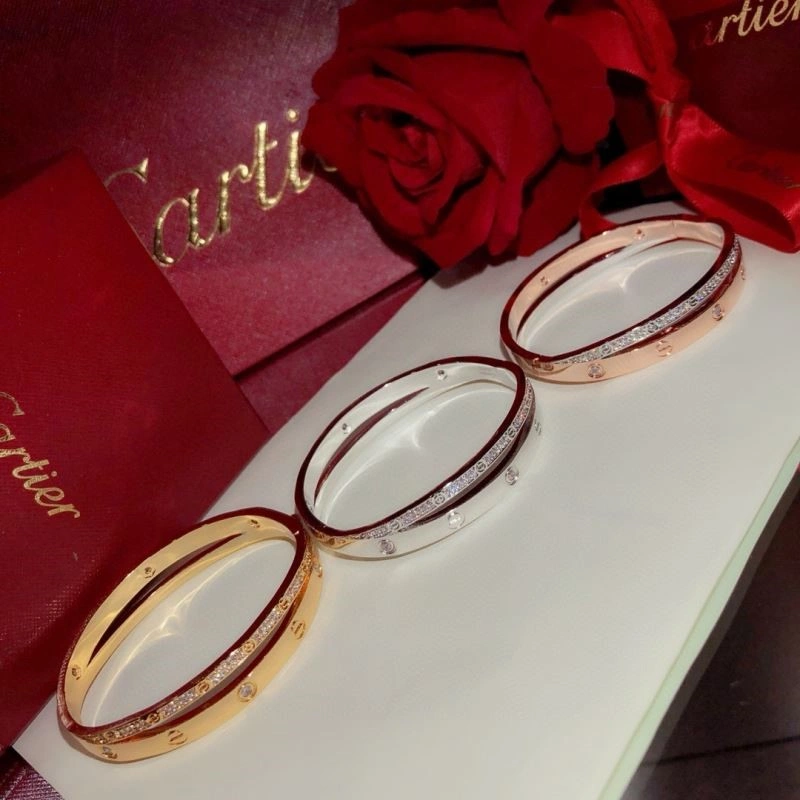 Cartier Bracelets WellDesigned 217484