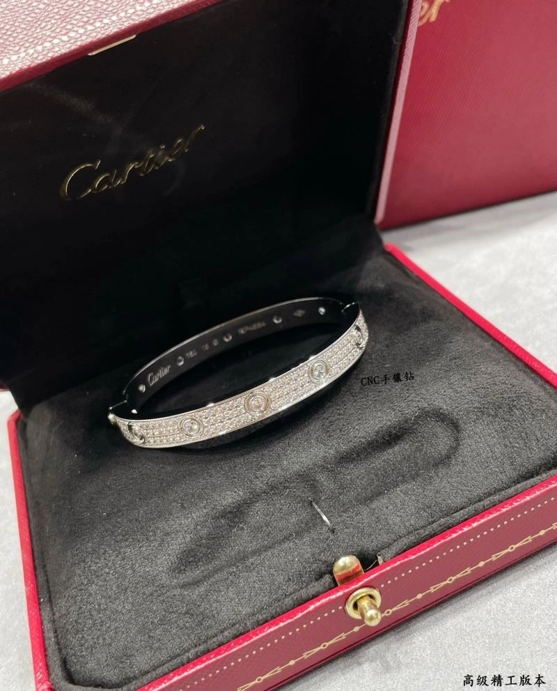 Cartier Bracelets UrbanChic 217450