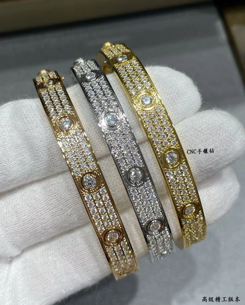 Cartier Bracelets UrbanChic 217450