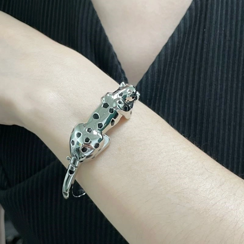 Sleek Cartier Bracelets 217371