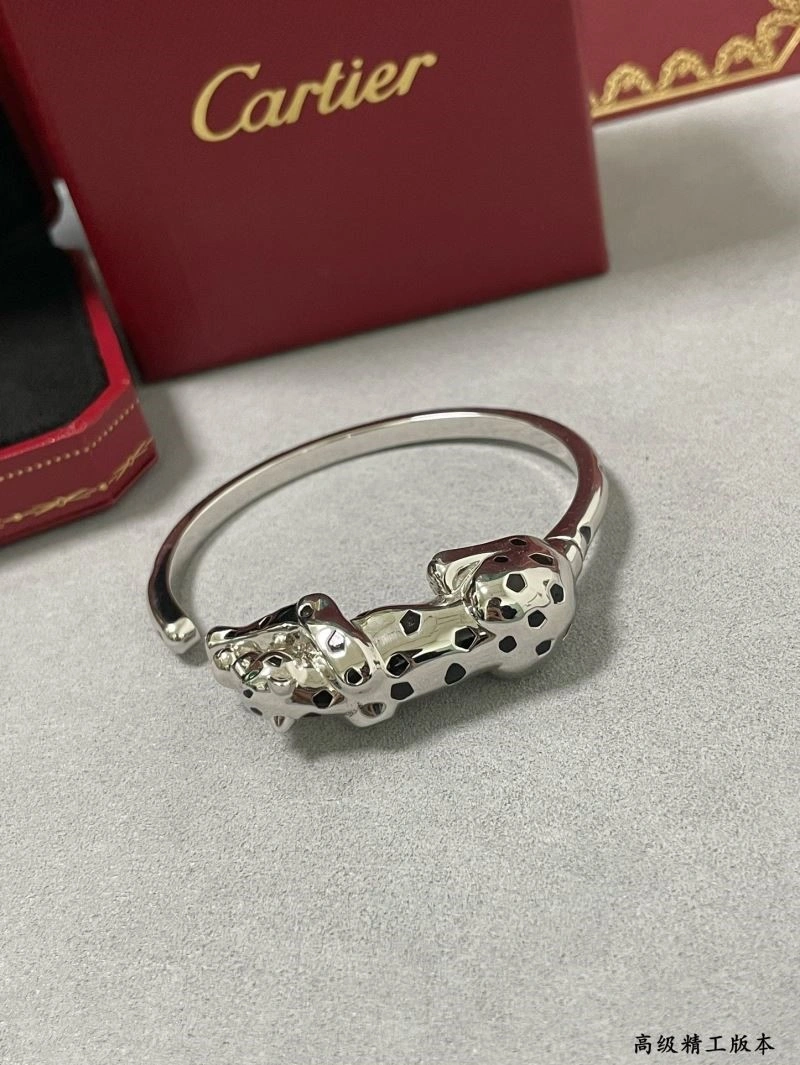 Sleek Cartier Bracelets 217371
