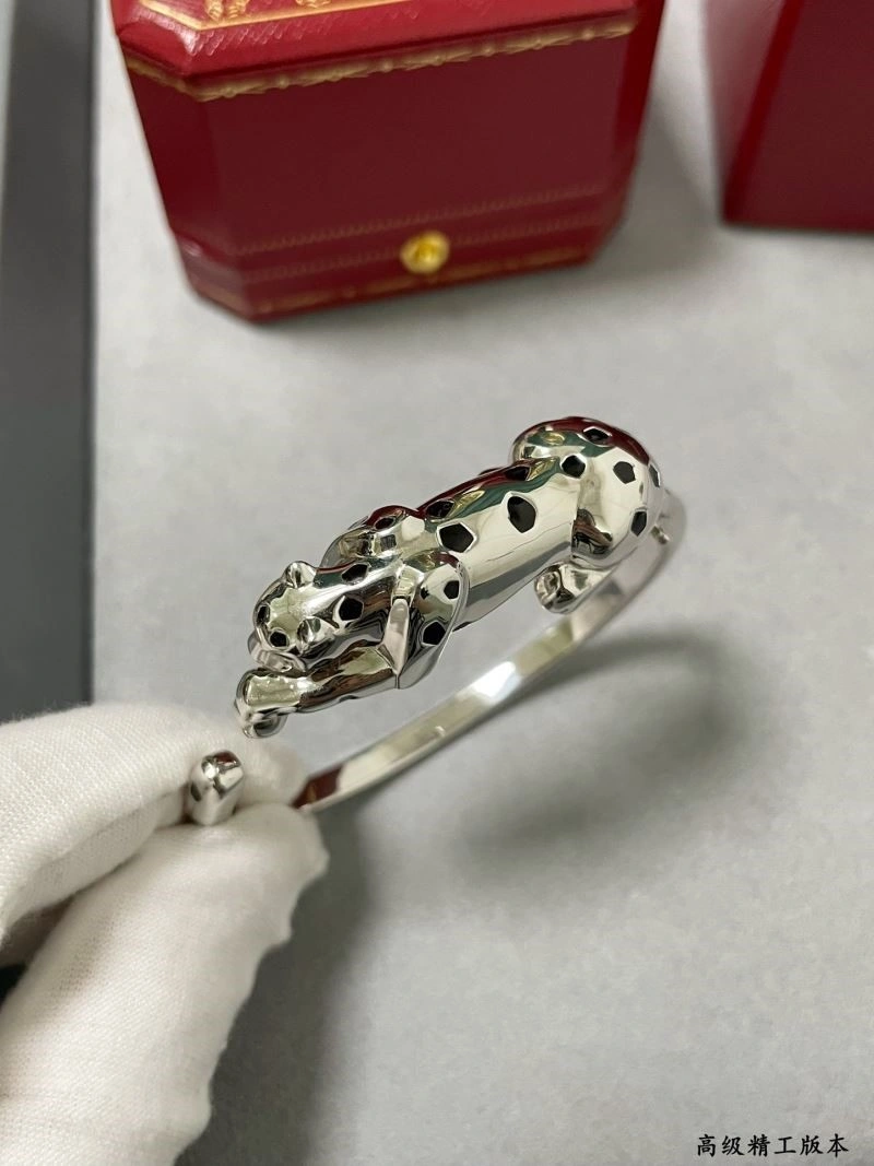 Sleek Cartier Bracelets 217371
