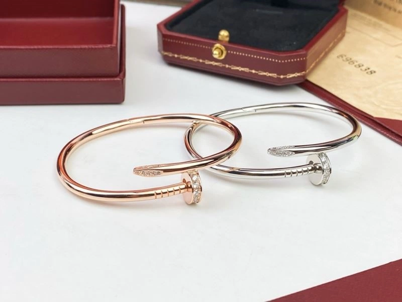 Cartier Bracelets Sleek 217352