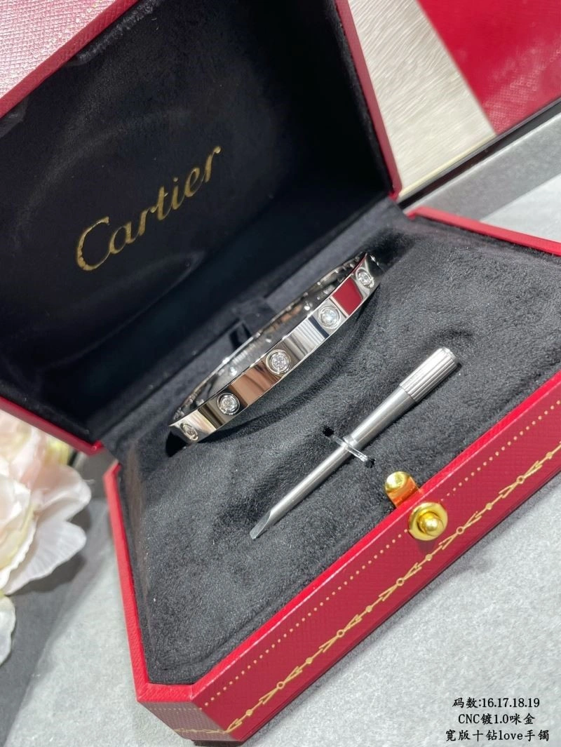 Cartier Bracelets TechFriendly 217362