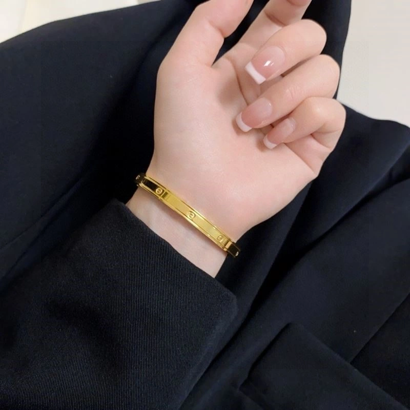 Cartier Bracelets UrbanChic 217346