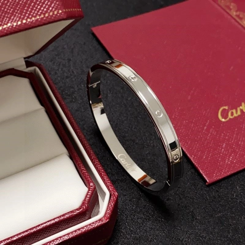 Cartier Bracelets UrbanChic 217346