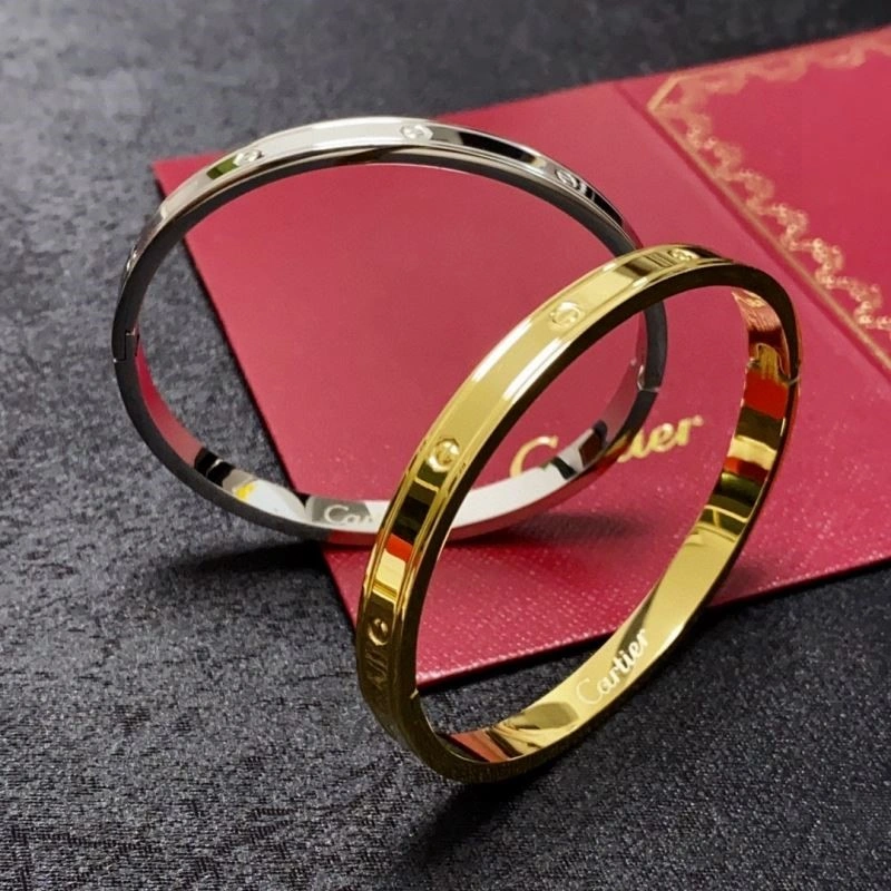 Cartier Bracelets UrbanChic 217346