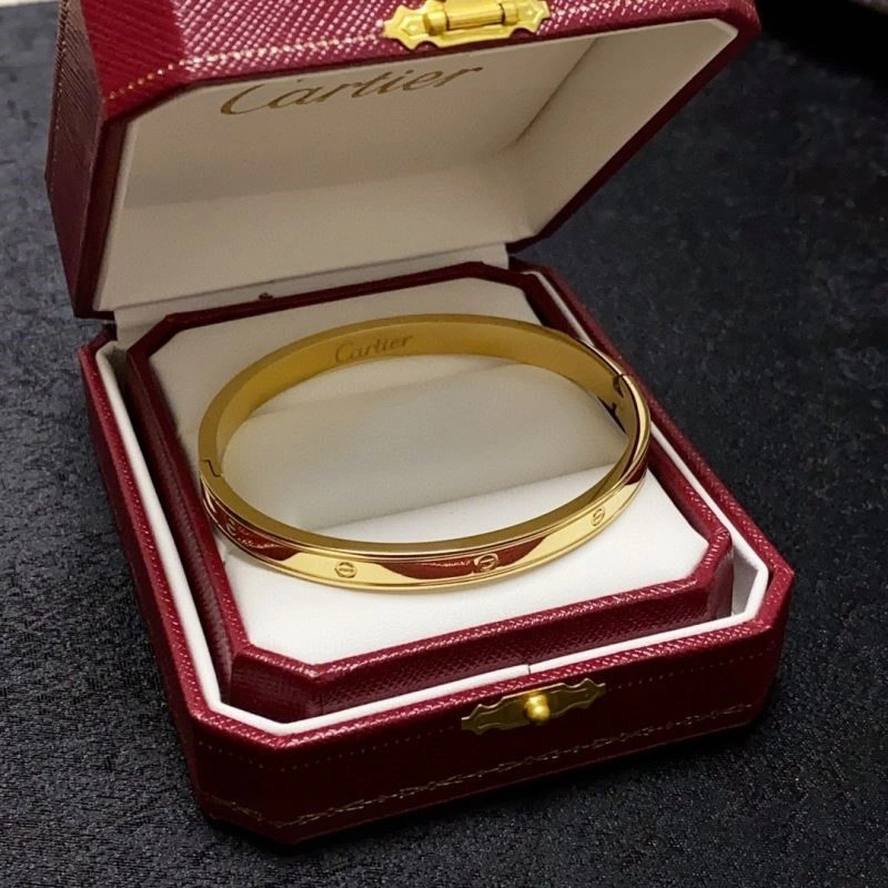 Cartier Bracelets UrbanChic 217346