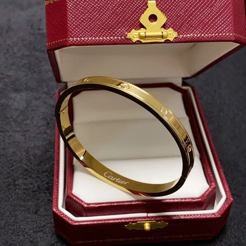Cartier Bracelets UrbanChic 217346