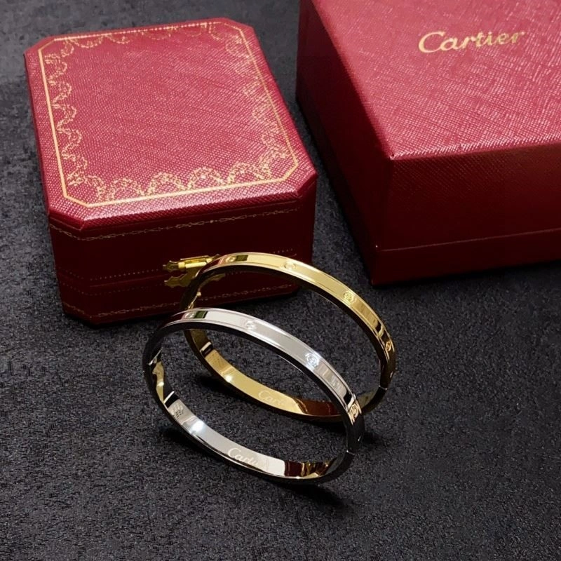 Cartier Bracelets UrbanChic 217346