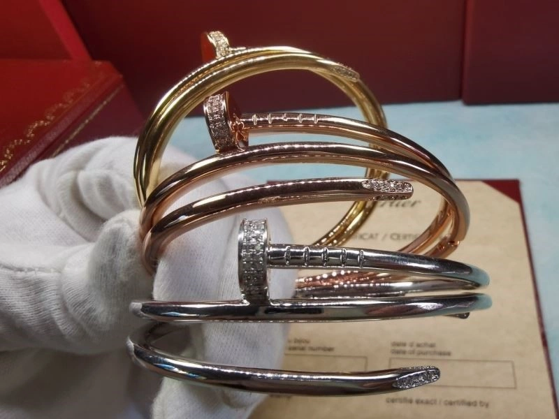 Stylish Cartier Bracelets 217347