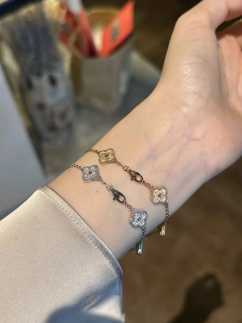WeatherProof Cartier Bracelets 217196