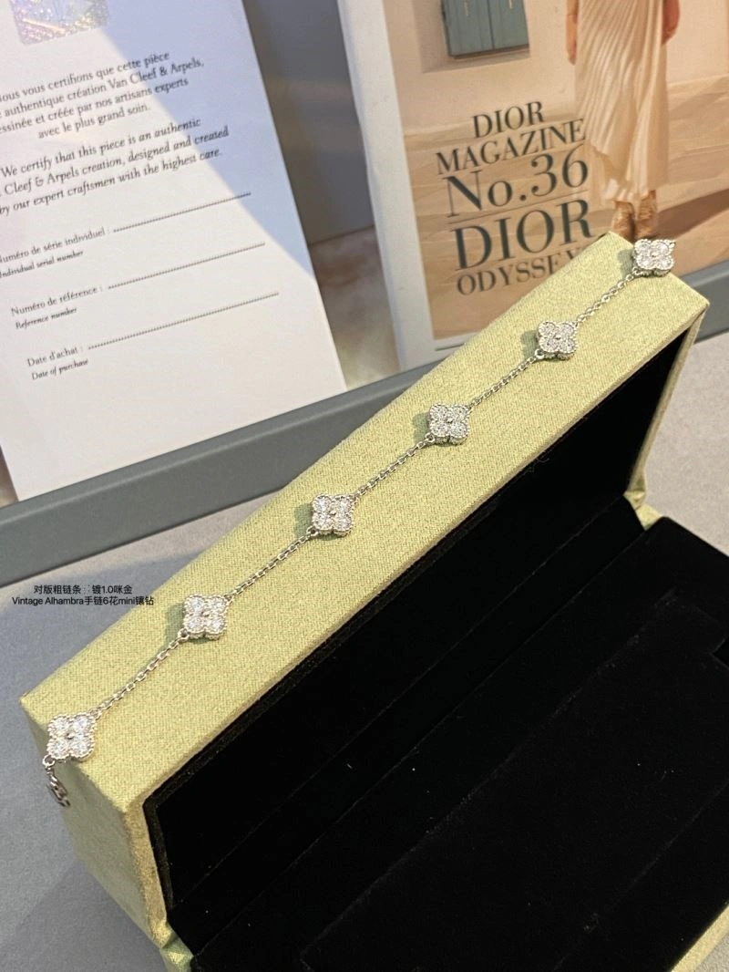 WeatherProof Cartier Bracelets 217196
