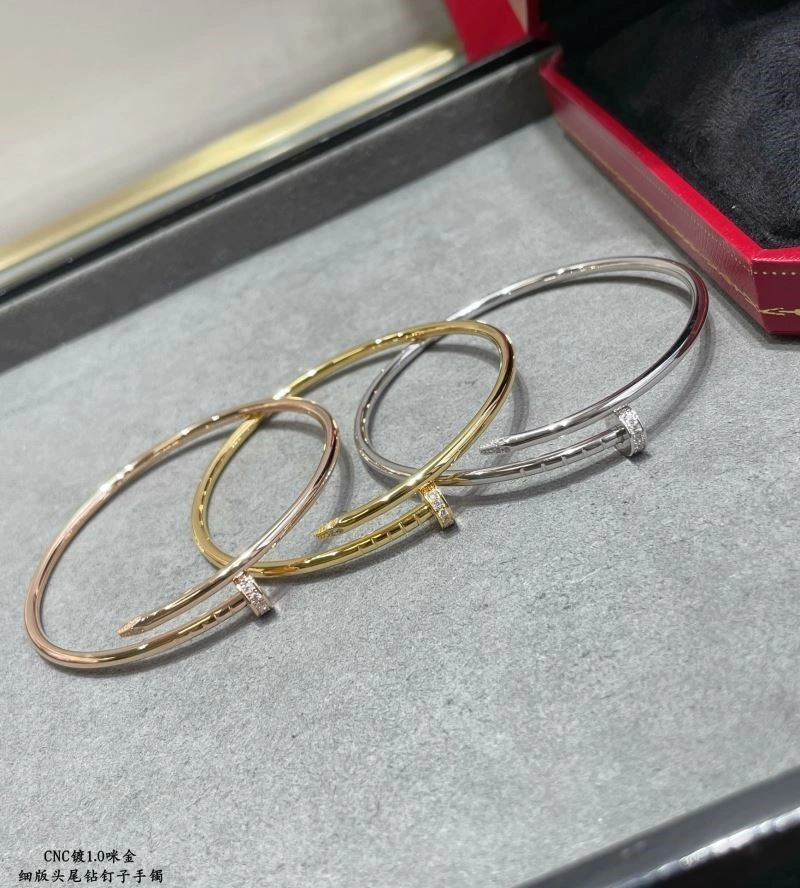 Cartier Bracelets Minimalist 217190