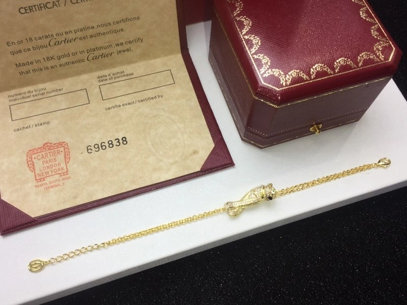 Cartier Bracelets Stylish 217114