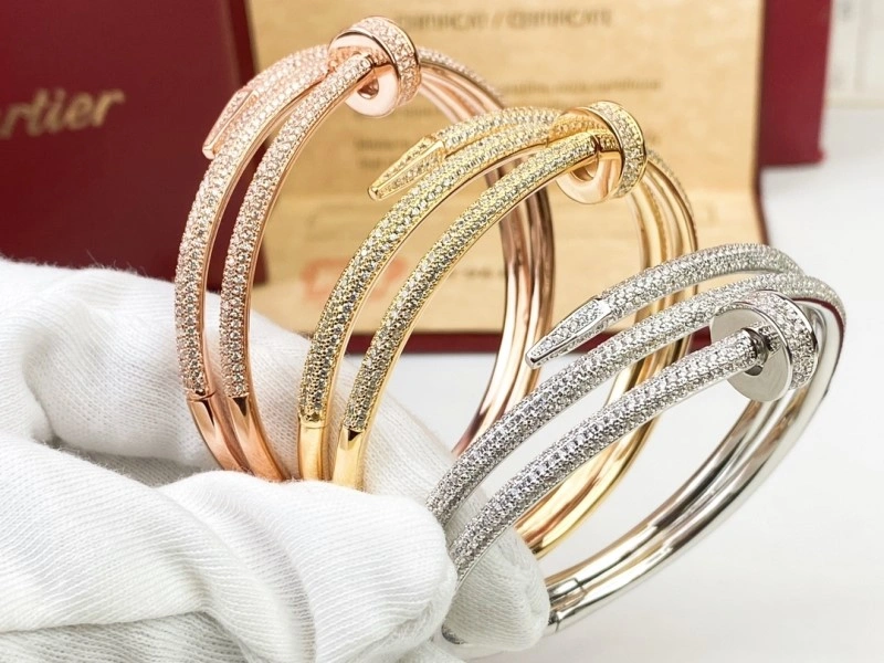 Vibrant Cartier Bracelets 217109