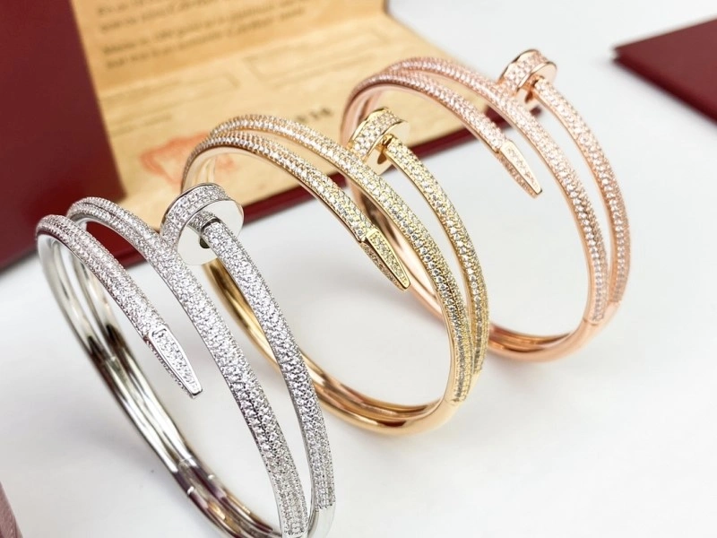 Vibrant Cartier Bracelets 217109