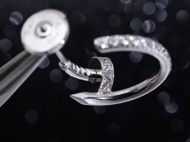Trendsetting Cartier Earrings 217794