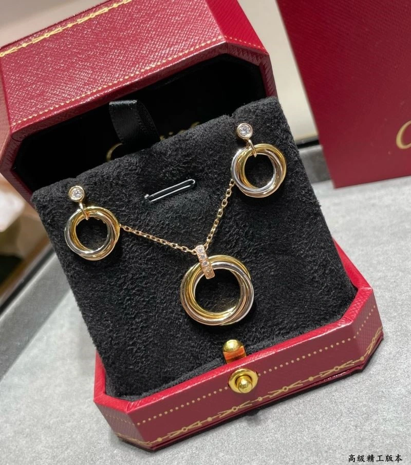 Cartier Earrings TimelessDesign 217419