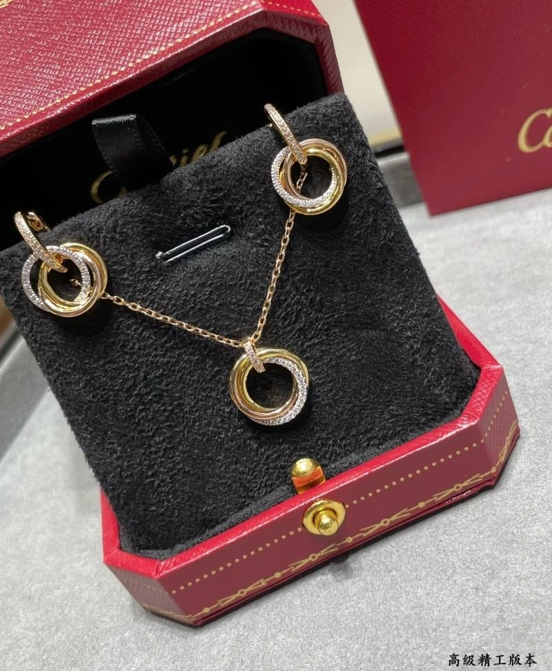 Cartier Earrings Effortless 217344