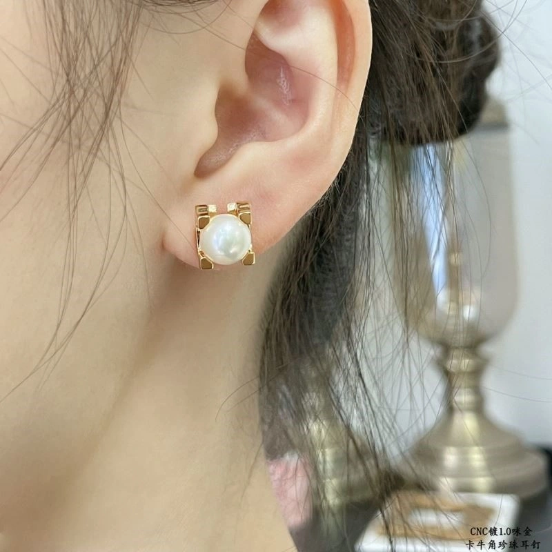 Trendsetting Cartier Earrings 217348