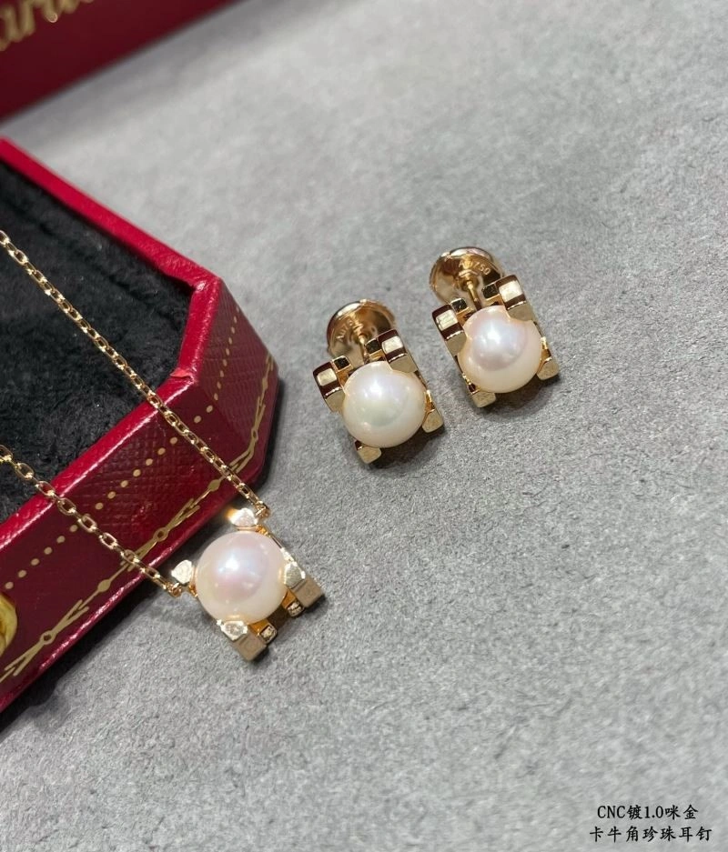 Trendsetting Cartier Earrings 217348