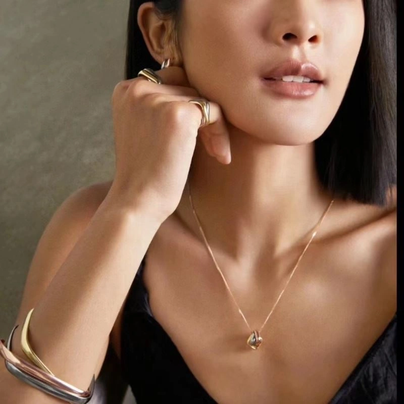 Snug Cartier Necklaces 217791