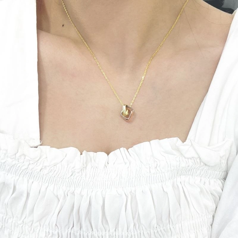 Snug Cartier Necklaces 217791