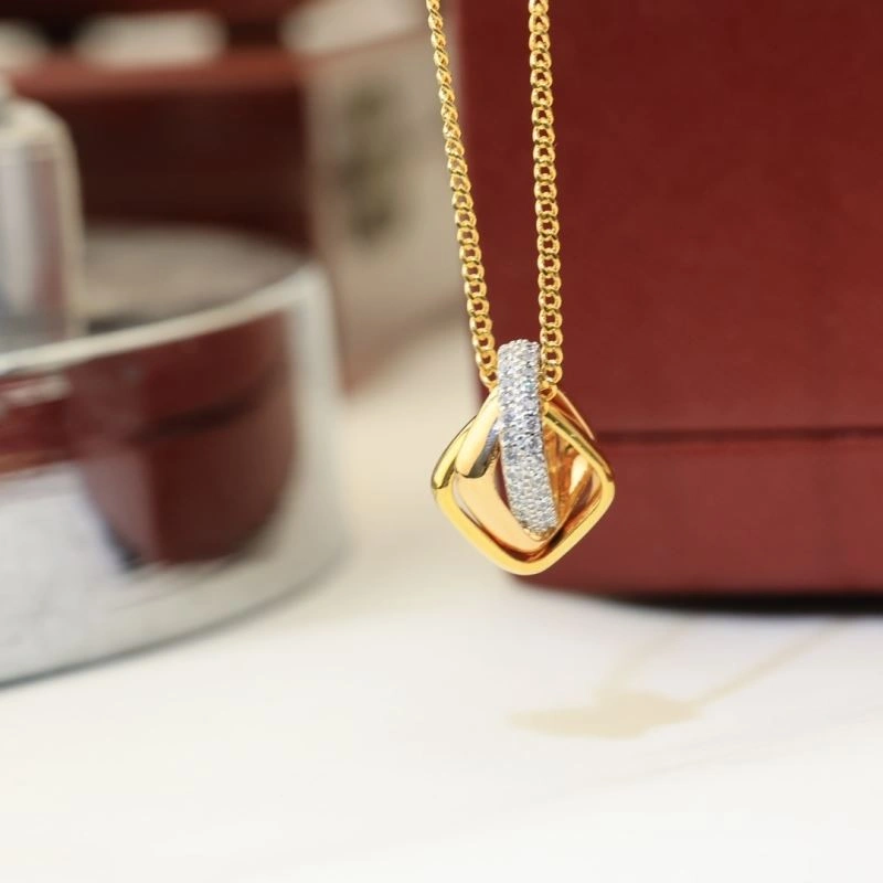 Functional Cartier Necklaces 217744